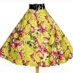 Pinup Couture Doris Skirt in Yellow Baton Rouge Hawaiian Print, Small EUC